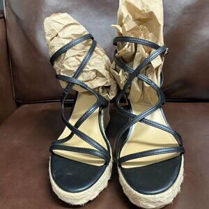 GUESS STRAPPY WEDGE SANDALS  SIZE 8M